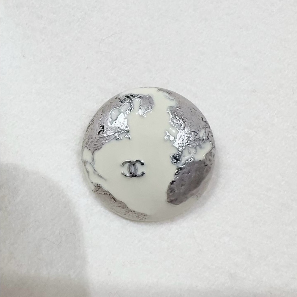 Authentic CHANEL Women's Cream Double-Breasted Pea Coat - Picture 2 of 7